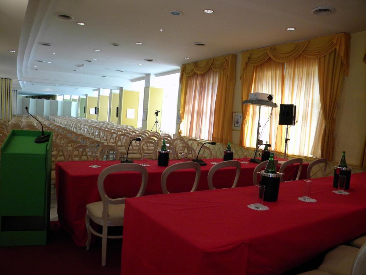 Hotel Dei Congressi 카스텔라마레디스타비아 외부 사진