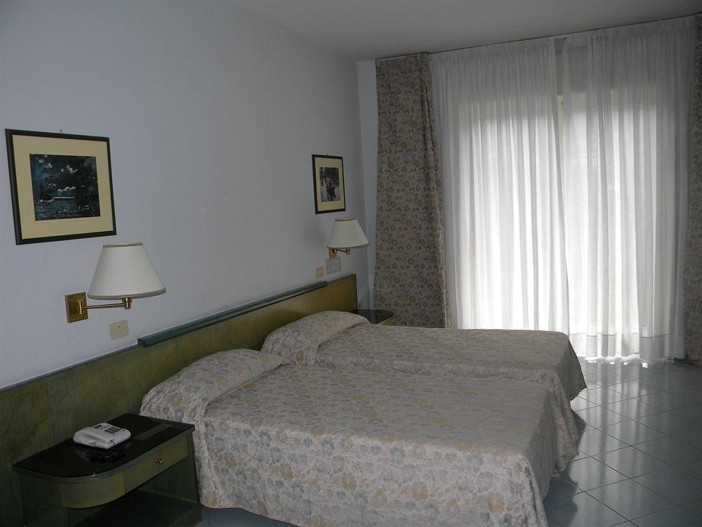 Hotel Dei Congressi 카스텔라마레디스타비아 외부 사진
